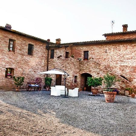 Agriturismo San Pierino 몬테로니다르비아 외부 사진