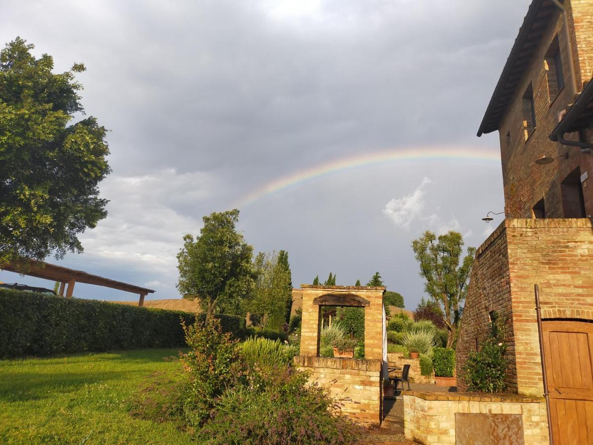 Agriturismo San Pierino 몬테로니다르비아 외부 사진