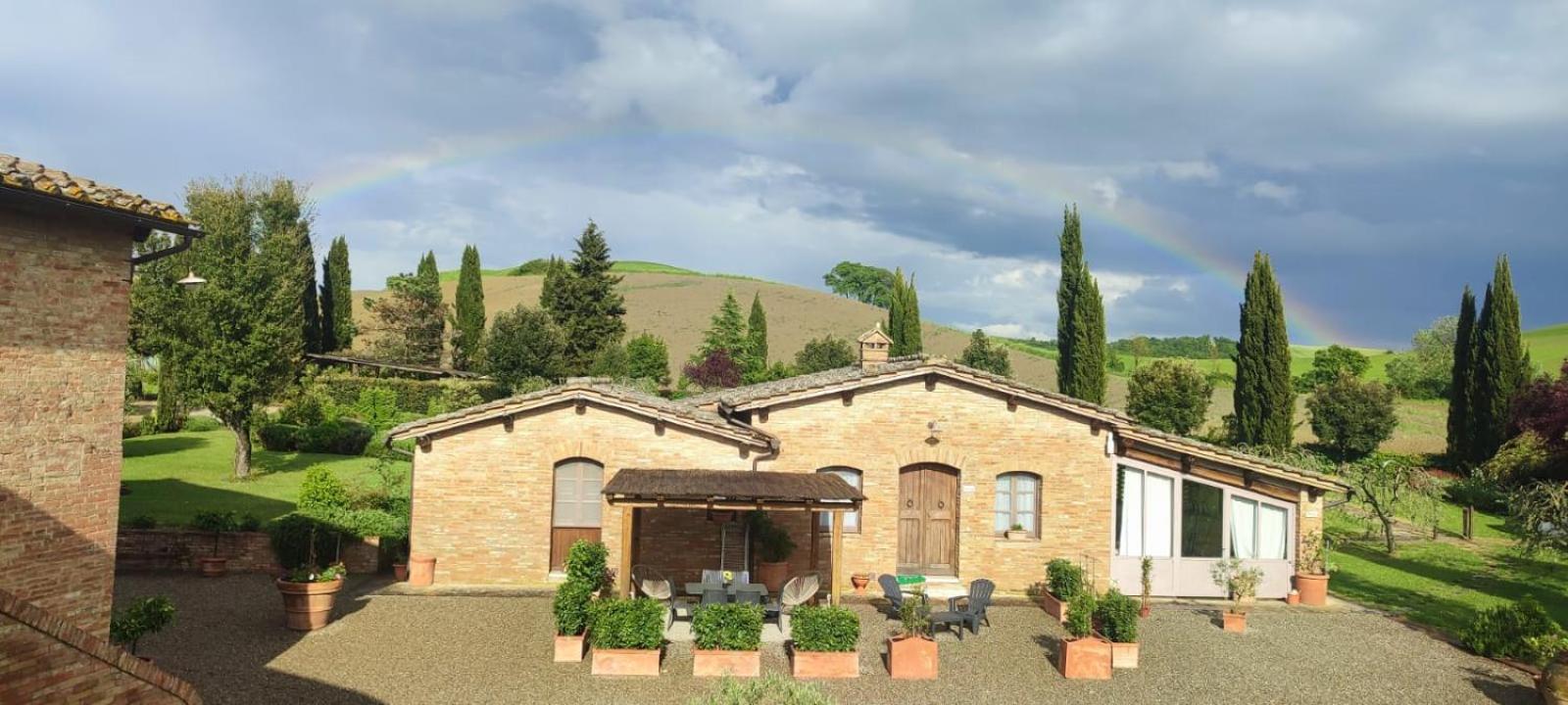 Agriturismo San Pierino 몬테로니다르비아 외부 사진