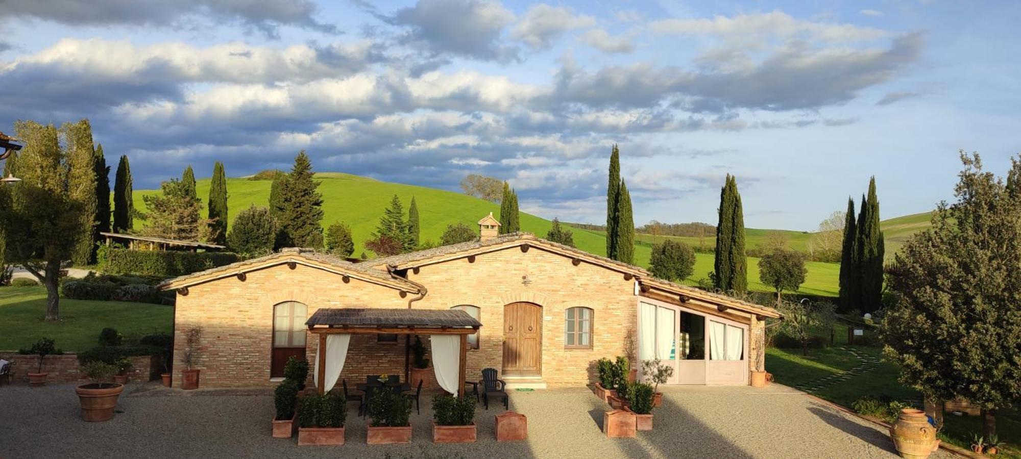 Agriturismo San Pierino 몬테로니다르비아 외부 사진