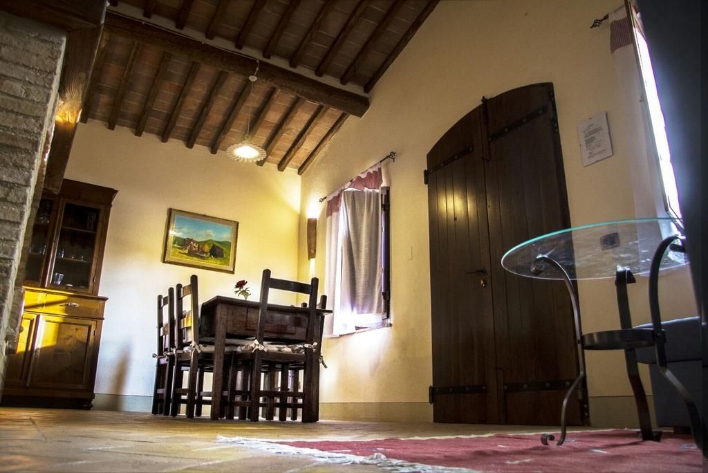 Agriturismo San Pierino 몬테로니다르비아 외부 사진