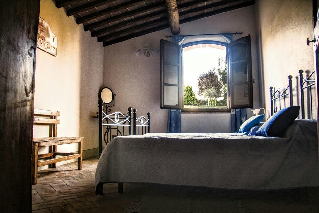 Agriturismo San Pierino 몬테로니다르비아 외부 사진
