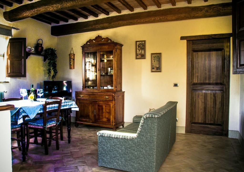 Agriturismo San Pierino 몬테로니다르비아 외부 사진