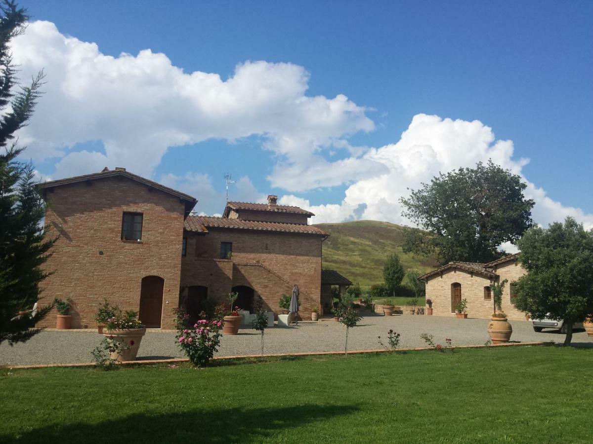 Agriturismo San Pierino 몬테로니다르비아 외부 사진