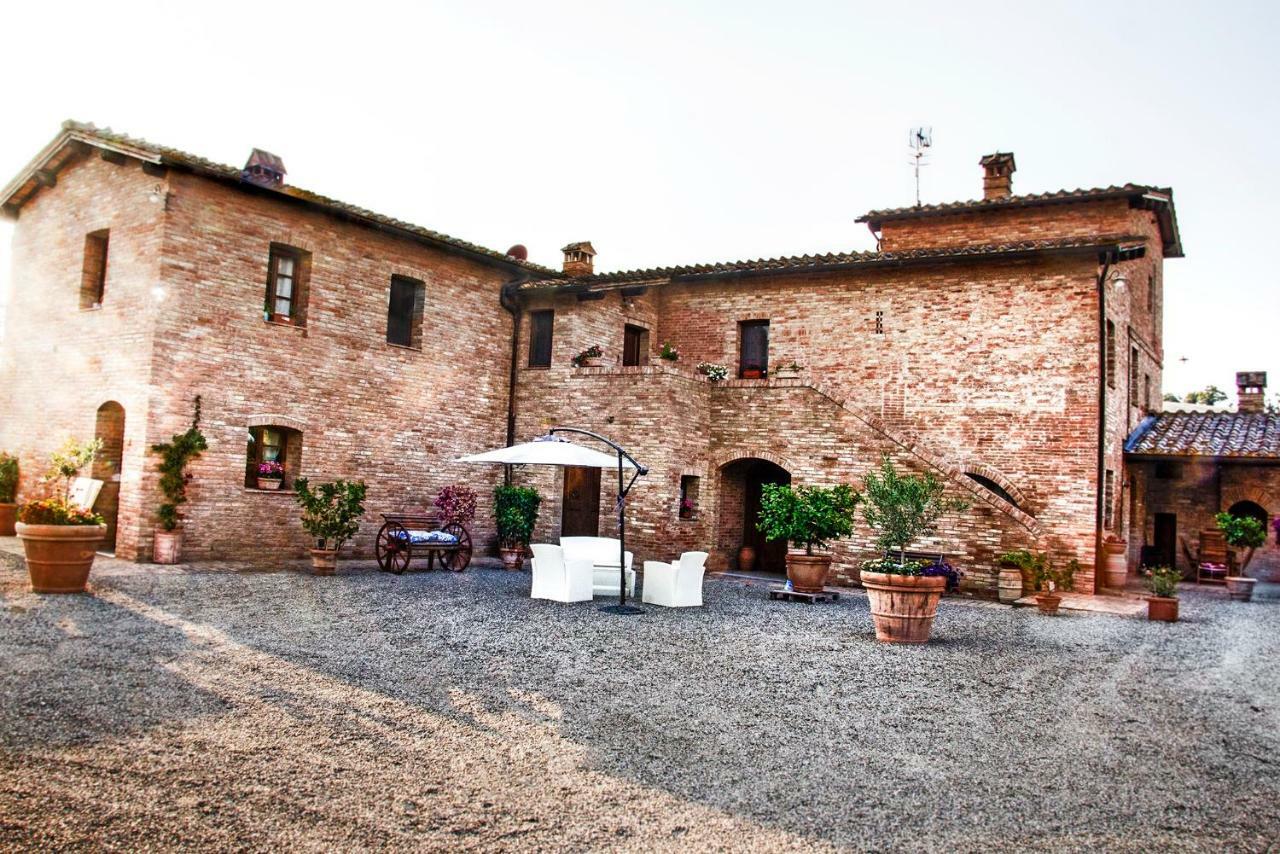 Agriturismo San Pierino 몬테로니다르비아 외부 사진