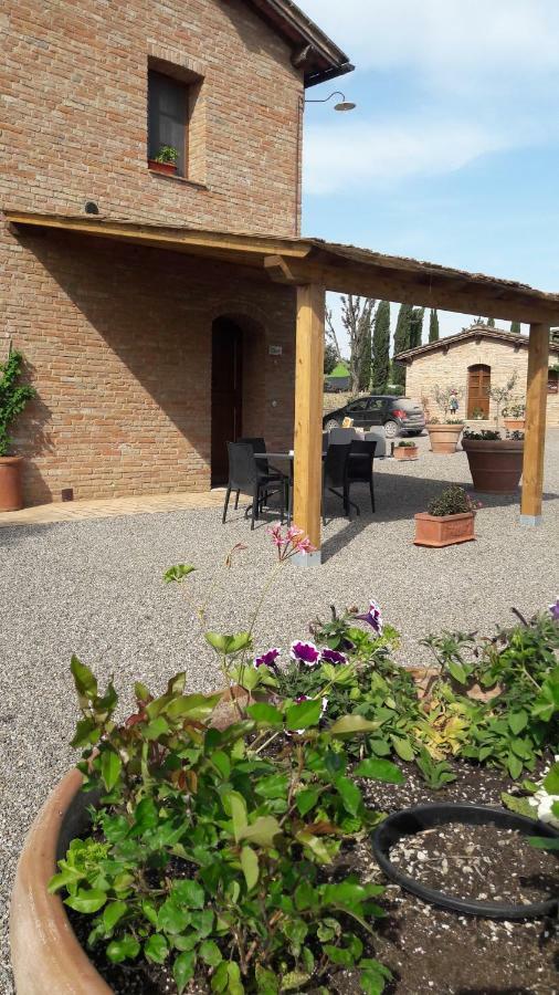 Agriturismo San Pierino 몬테로니다르비아 외부 사진