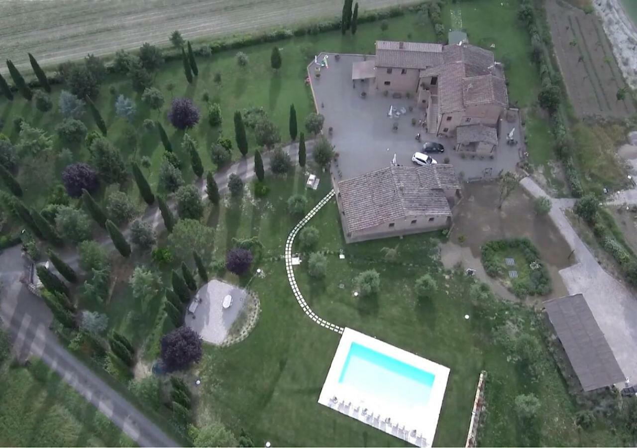 Agriturismo San Pierino 몬테로니다르비아 외부 사진