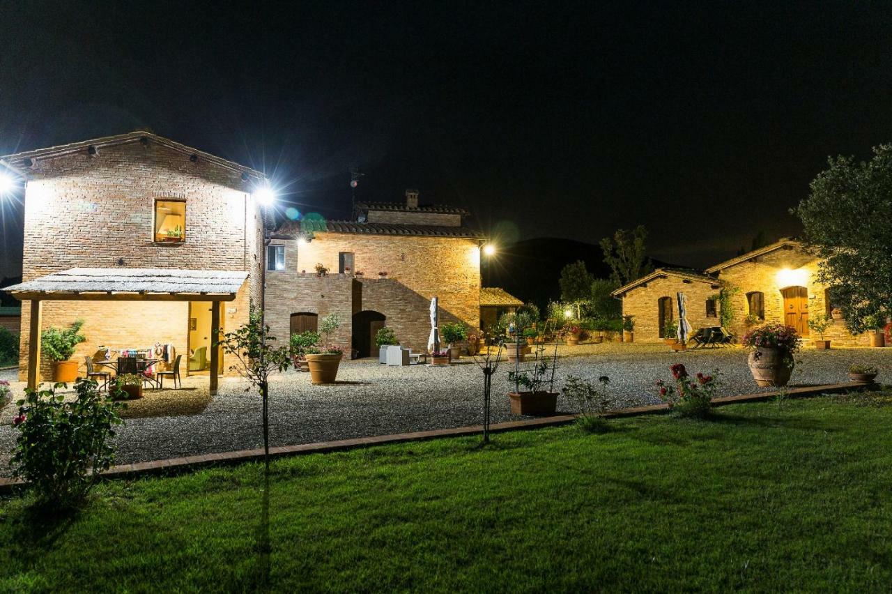 Agriturismo San Pierino 몬테로니다르비아 외부 사진