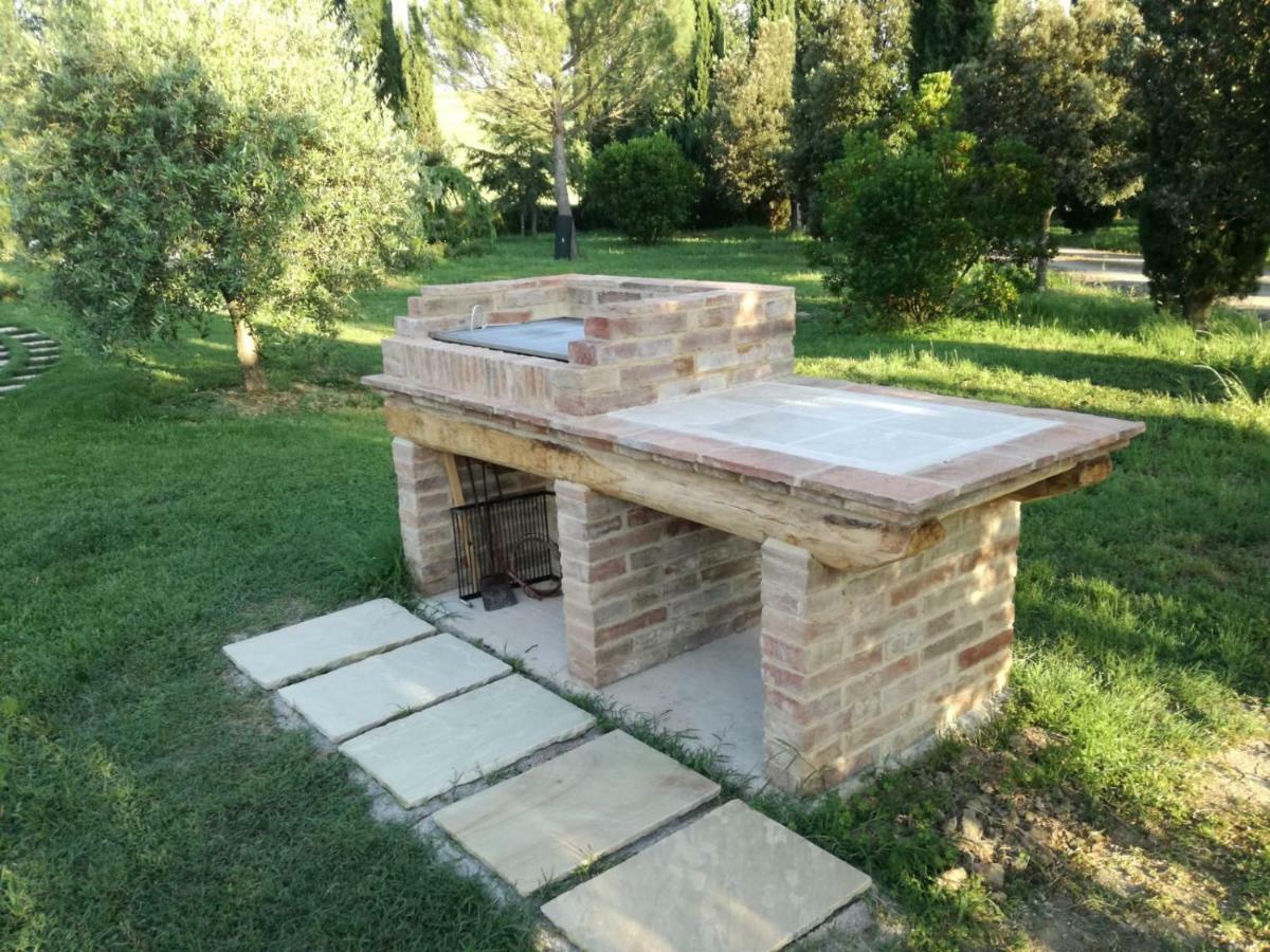 Agriturismo San Pierino 몬테로니다르비아 외부 사진