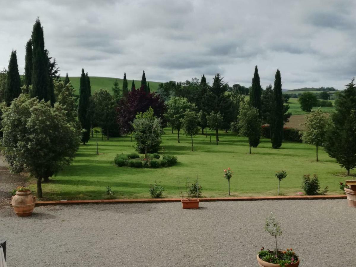 Agriturismo San Pierino 몬테로니다르비아 외부 사진